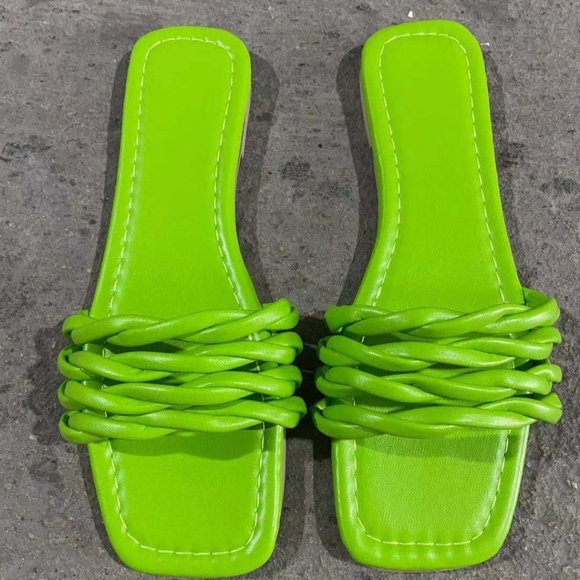 Monte Sandals - Picture 1 of 3